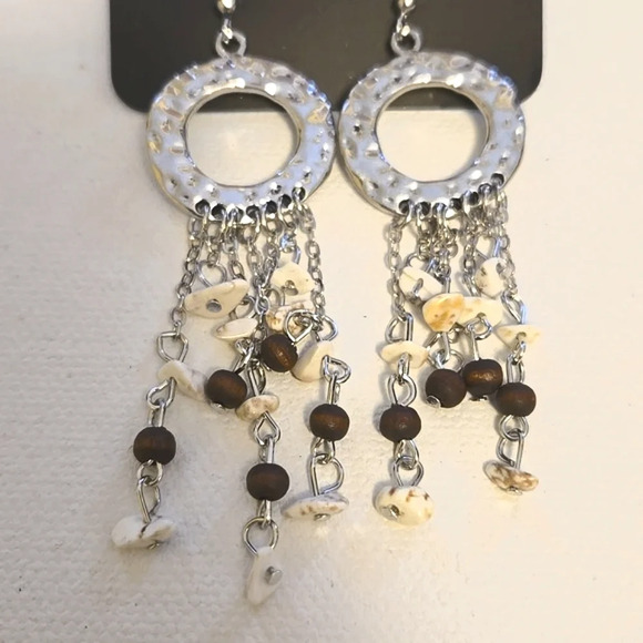 #488 NWT Paparazzi earring silver tone - Picture 3 of 4